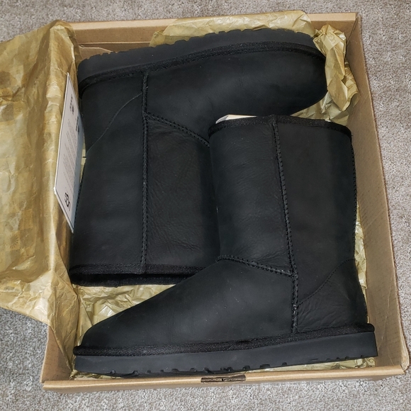 UGG Classic Short Leather Black Boots, Size 7 - Picture 6 of 10